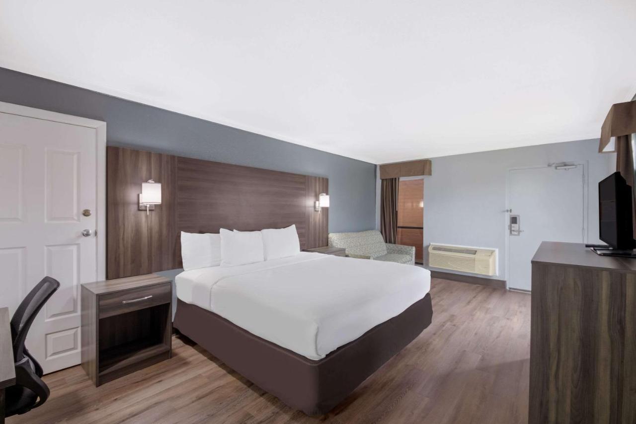 Econo Lodge Near The Domain - The Arboretum Остин Экстерьер фото