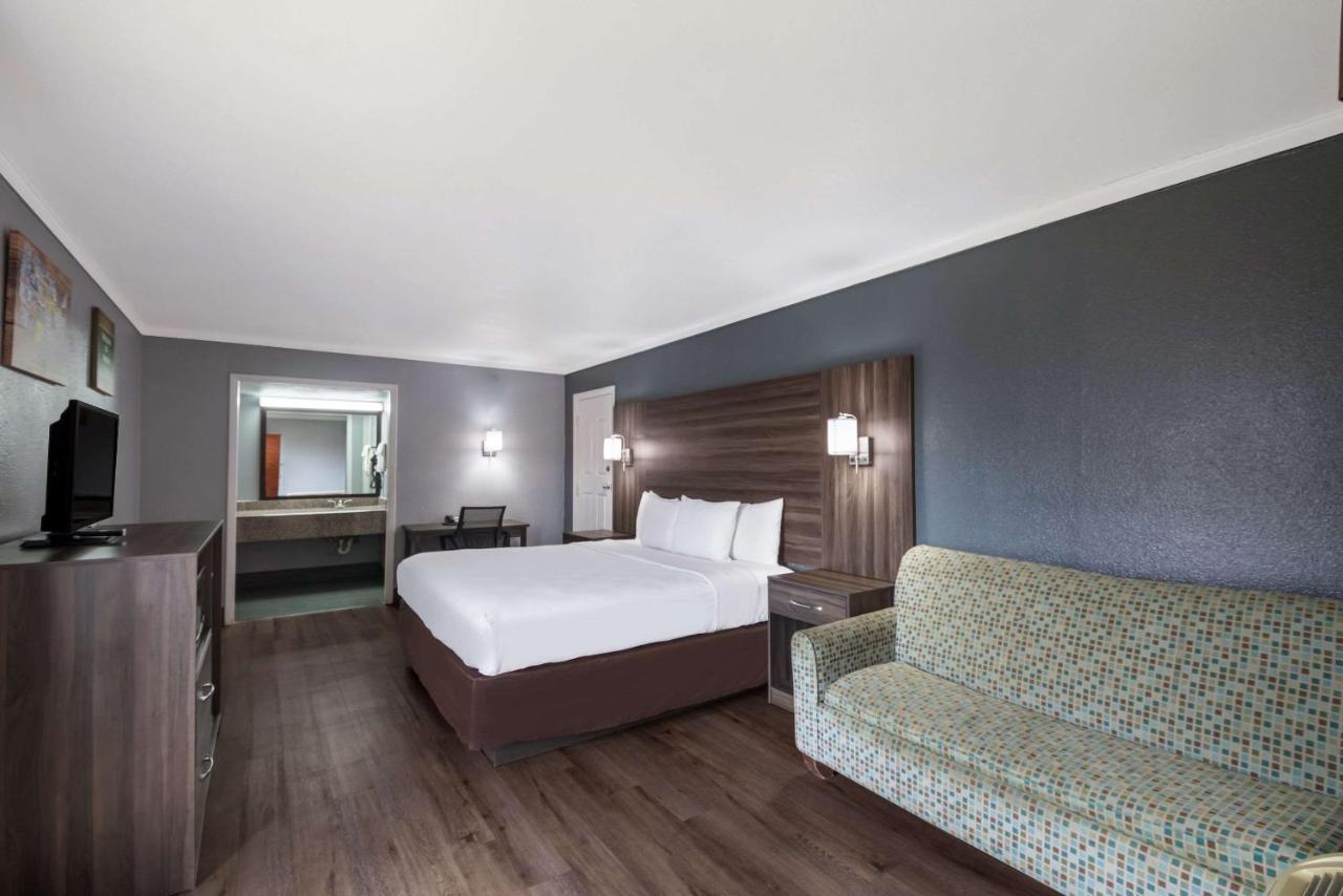 Econo Lodge Near The Domain - The Arboretum Остин Экстерьер фото