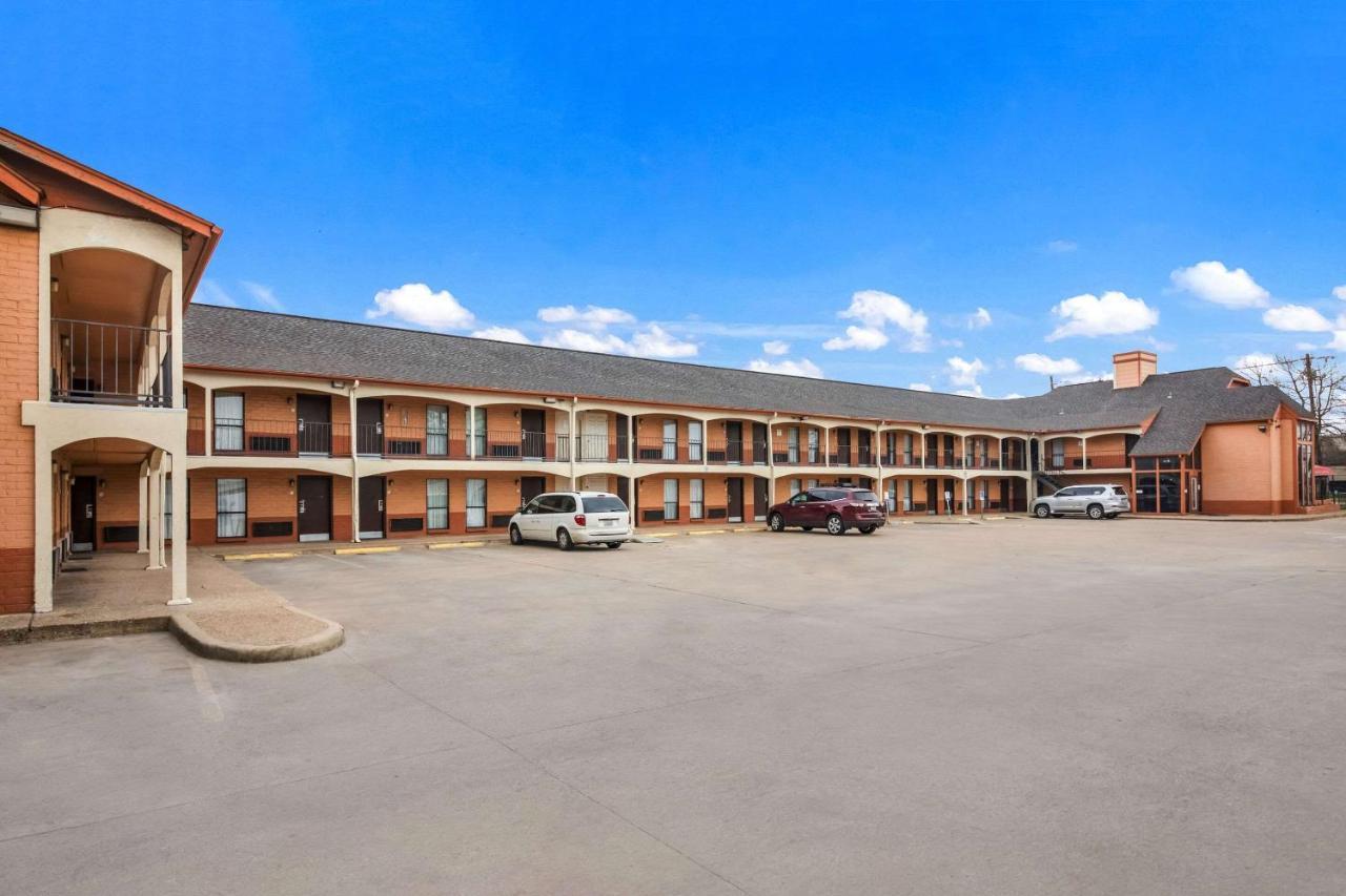 Econo Lodge Near The Domain - The Arboretum Остин Экстерьер фото