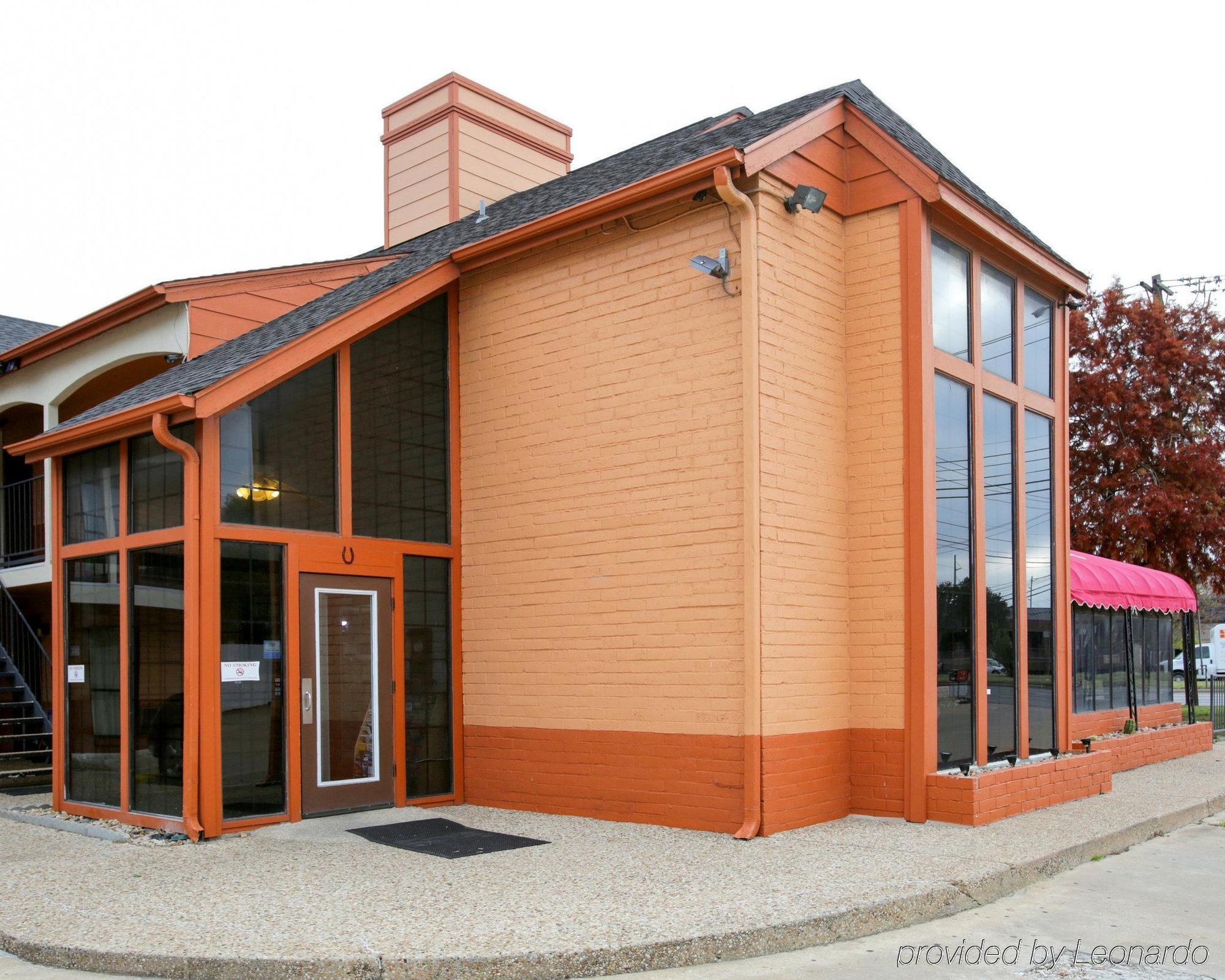 Econo Lodge Near The Domain - The Arboretum Остин Экстерьер фото